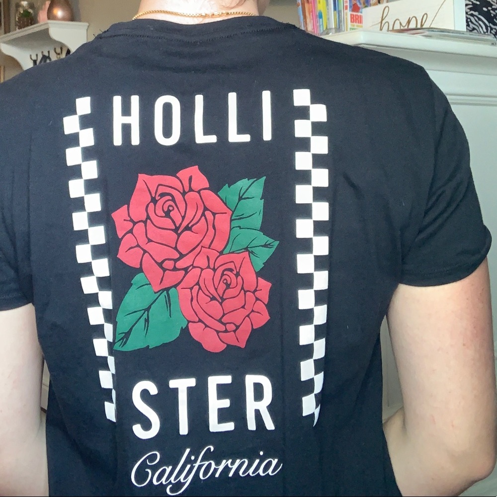 Hollister tee